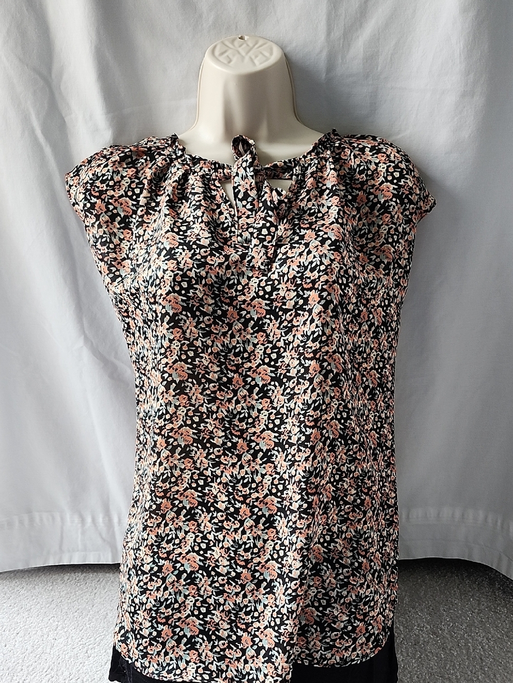 Women’s Floral Cap Sleeve Blouse - Black & Peach